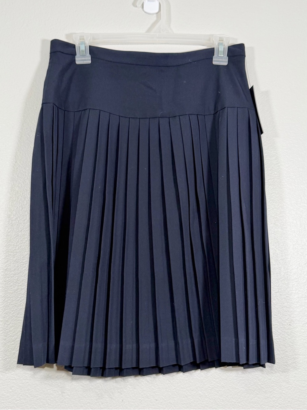 NWT Tommy Hilfiger Skirt Navy Blue Pleated Knee Length Business NEW Women 6